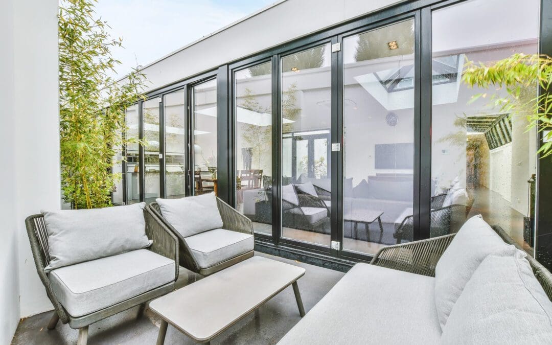 Por que as portas e janelas de alumínio são perfeitas para casas modernas e contemporâneas